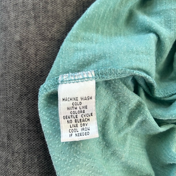 Teal color short sleeve size Large - Picture 4 of 5